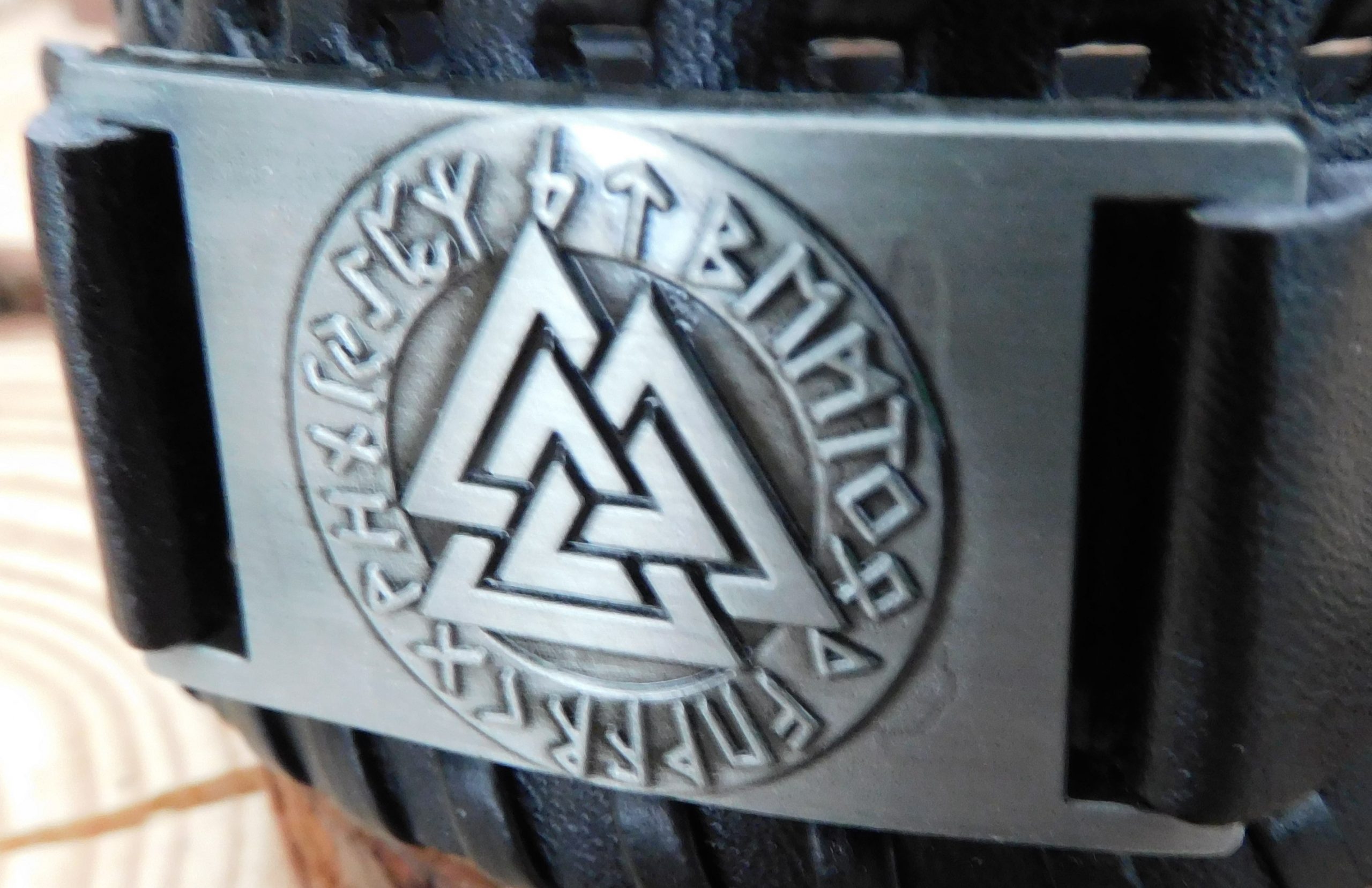 Pulsera de cuero. - Imagen 2